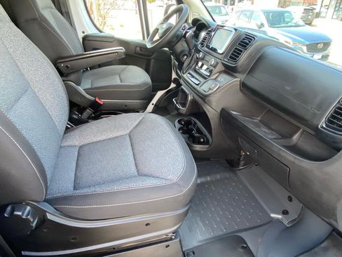 Used 2025 RAM ProMaster 2500 w/ U-Haul Equipment Group image 21