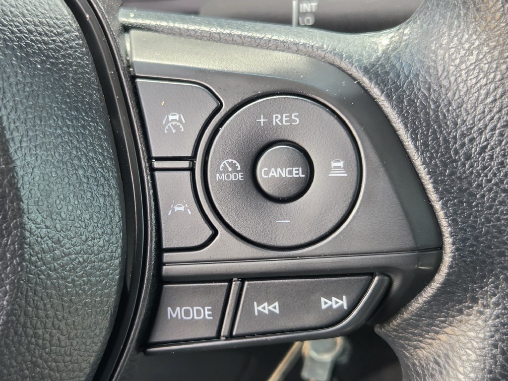 Used 2025 Toyota Corolla LE FWD image 22