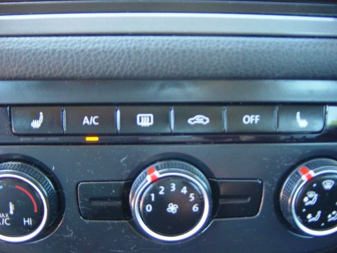 Used 2017 Volkswagen Tiguan S AWD/4WD image 10