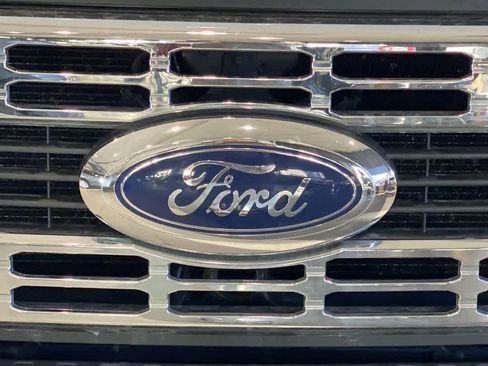Used 2023 Ford F350 XLT w/ FX4 Off-Road Package AWD/4WD image 10