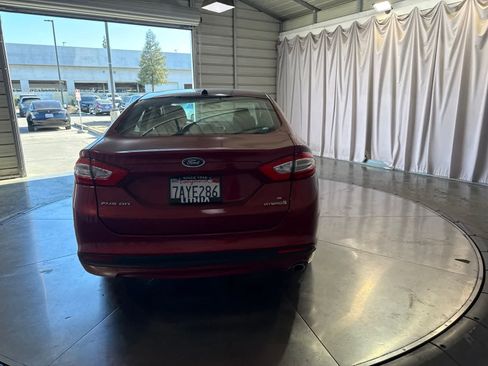 Used 2013 Ford Fusion SE FWD image 6