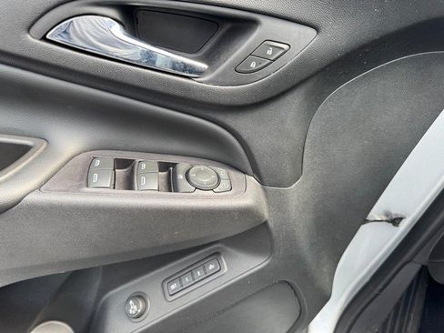 Used 2020 Chevrolet Equinox Premier AWD/4WD image 16