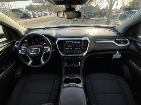 Used 2023 GMC Acadia SLE w/ Driver Convenience Package image 9