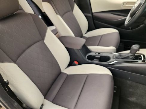 Used 2023 Toyota Corolla LE w/ LE Convenience Package FWD image 9