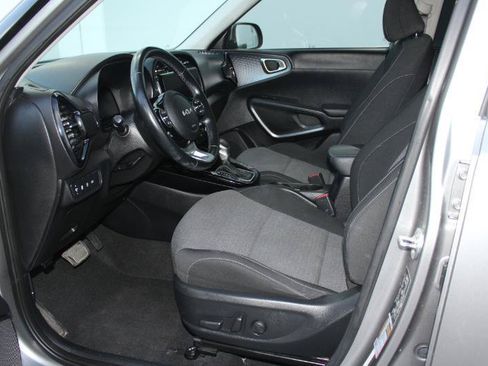 Used 2023 Kia Soul EX FWD image 9