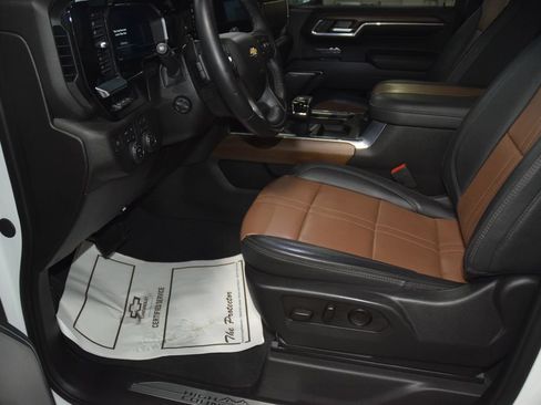 Used 2024 Chevrolet Silverado 1500 High Country AWD/4WD image 43