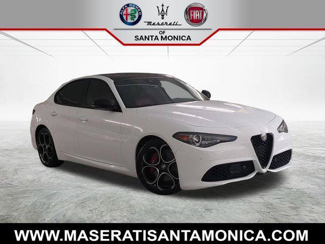 Certified 2023 Alfa Romeo Giulia Veloce RWD image 1