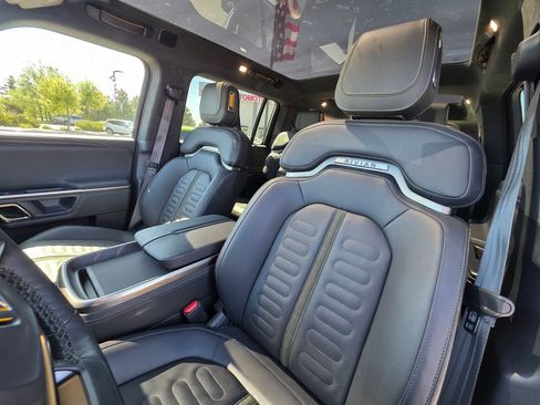 Used 2023 Rivian R1S Adventure AWD/4WD image 13