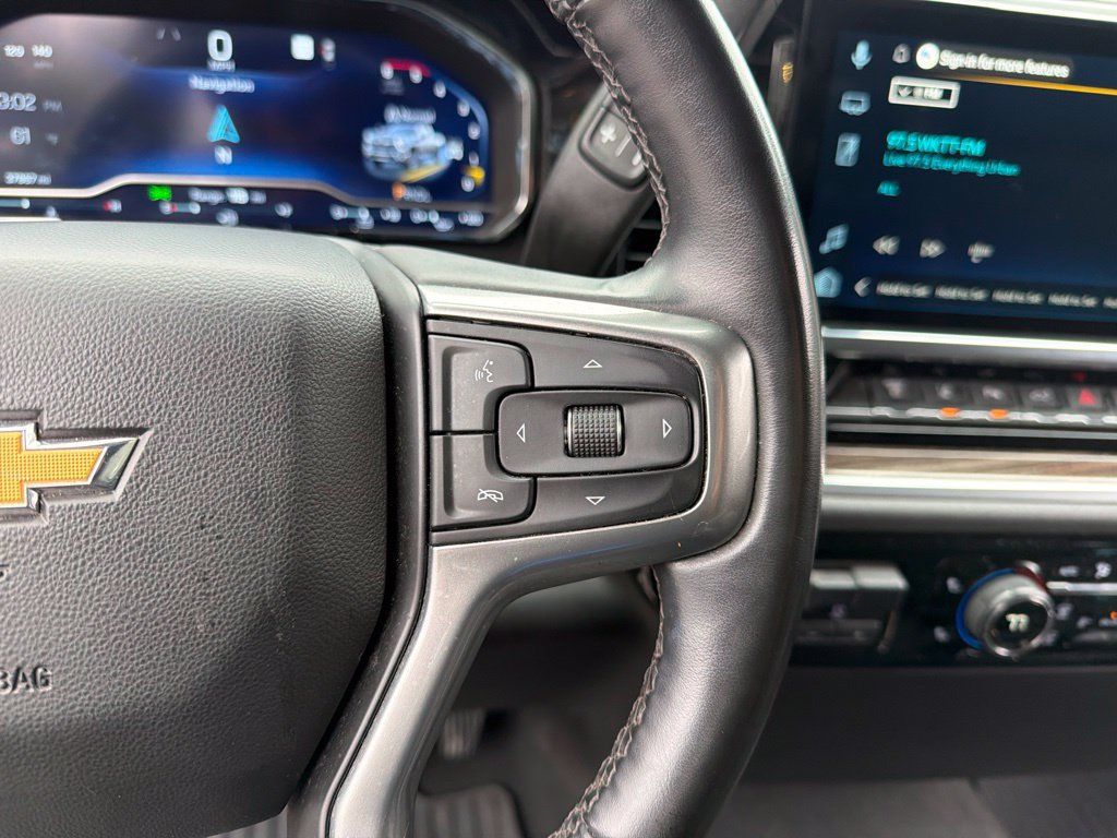 Used 2025 Chevrolet Silverado 3500 LT w/ Safety Package AWD/4WD image 16
