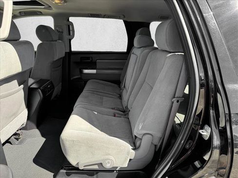 Used 2019 Toyota Sequoia SR5 AWD/4WD image 18