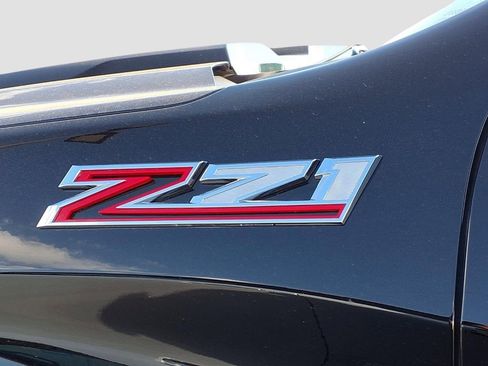 Used 2025 Chevrolet Silverado 1500 LT Trail Boss w/ Convenience Package II image 8