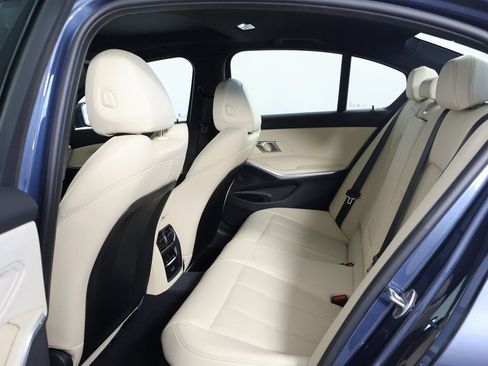 Used 2025 BMW 330i Sedan w/ Convenience Package RWD image 11