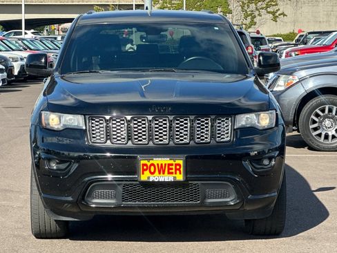 Used 2018 Jeep Grand Cherokee Altitude AWD/4WD image 9