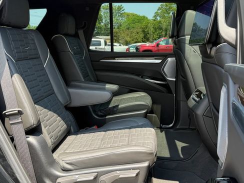 Used 2025 Cadillac Escalade Sport Platinum w/ LPO, ONYX Package AWD/4WD image 25