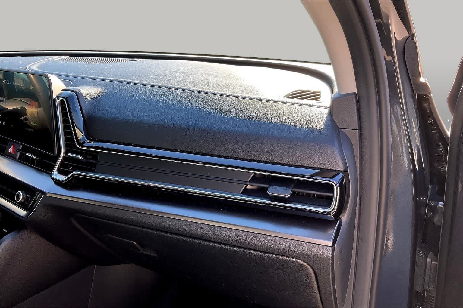 Used 2024 Kia Sportage EX FWD image 18
