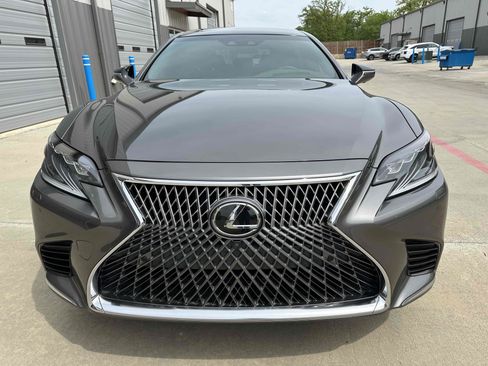 Used 2018 Lexus LS 500 Luxury w/ Luxury Package image 3