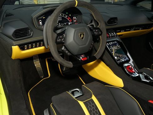 Used 2024 Lamborghini Huracan Tecnica image 9