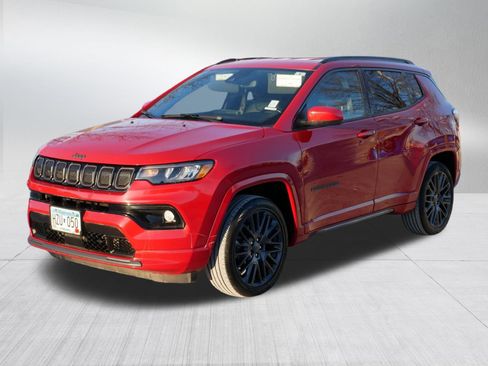 Used 2022 Jeep Compass Limited image 3