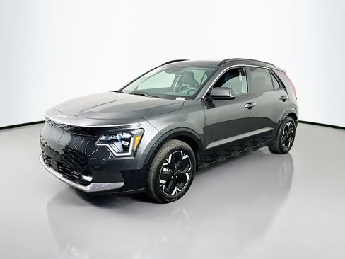 Used 2024 Kia Niro Wave FWD image 3