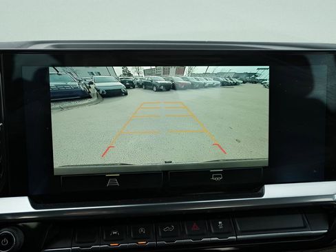 Used 2022 Chevrolet Silverado 1500 LT image 36