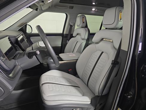 Used 2023 Rivian R1S Launch Edition image 20