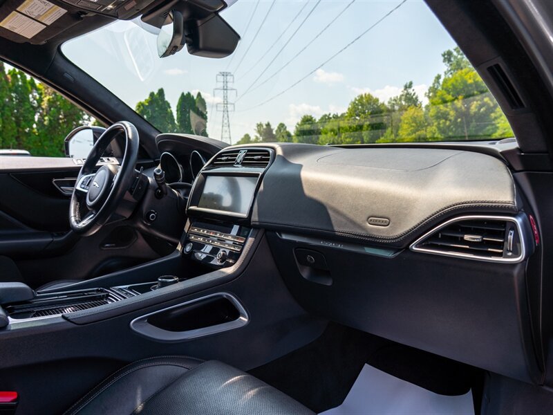 Used 2019 Jaguar F-PACE Prestige AWD/4WD image 19