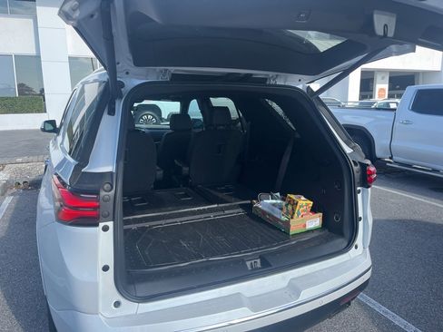 Certified 2023 Chevrolet Traverse High Country w/ LPO, Floor Liner Package image 8