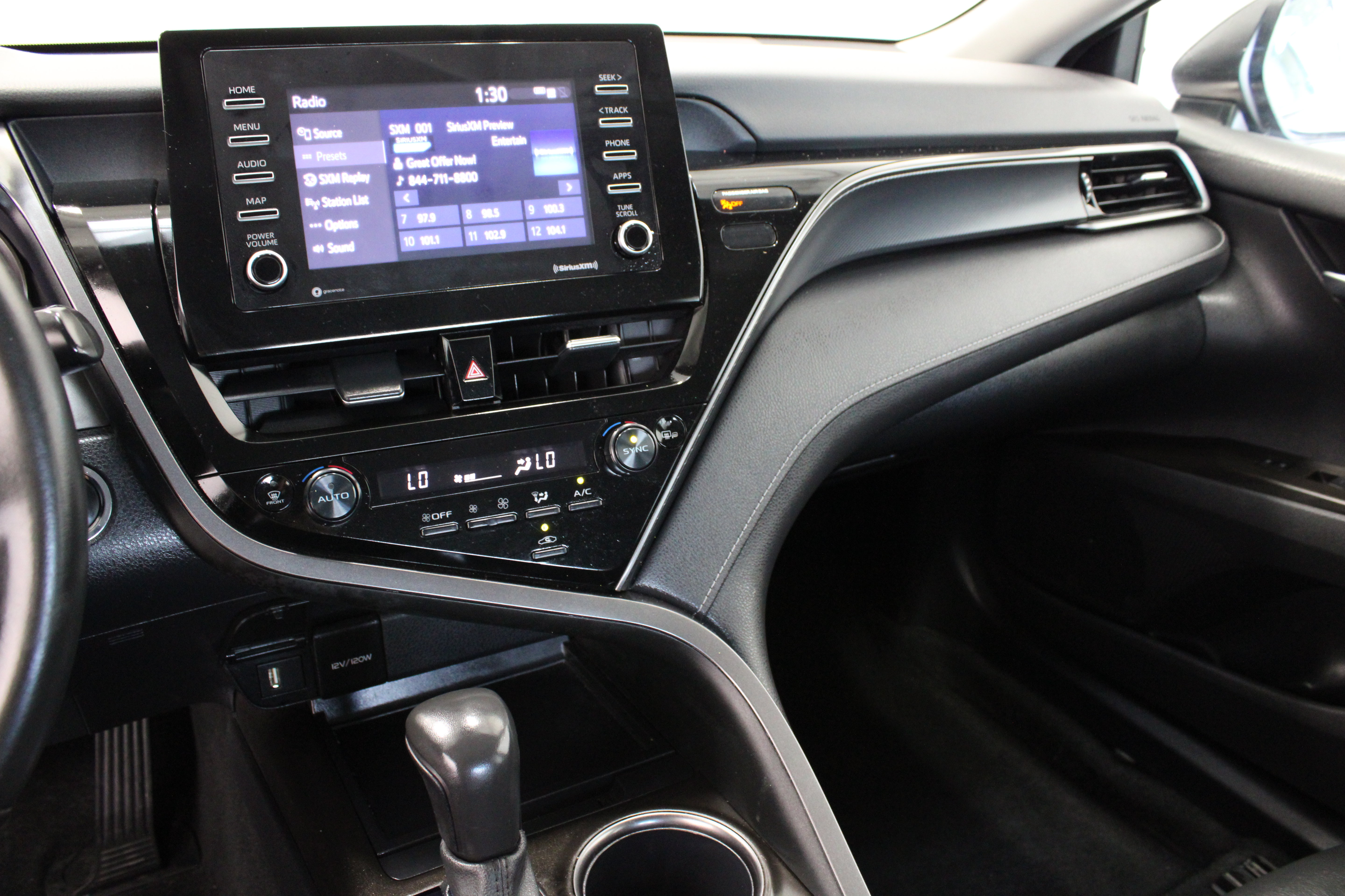 Used 2024 Toyota Camry SE w/ Convenience Package FWD image 16