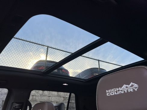 Used 2021 Chevrolet Tahoe High Country image 9