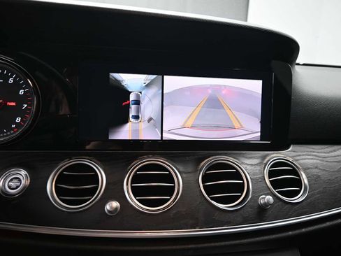Used 2019 Mercedes-Benz E 300 4MATIC image 14