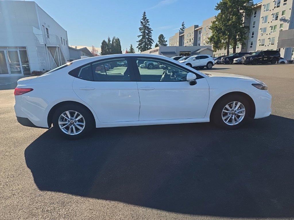 Used 2025 Toyota Camry LE AWD/4WD image 9