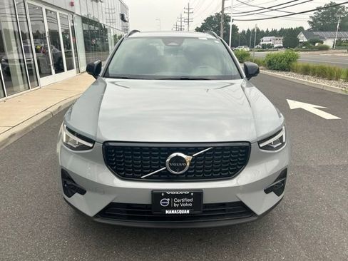 Certified 2025 Volvo XC40 B5 Plus AWD/4WD image 7