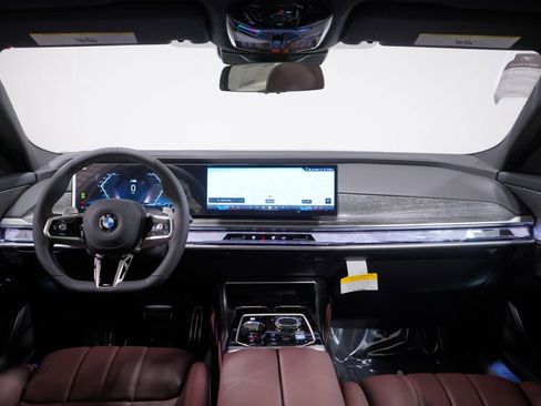New 2026 BMW 760i xDrive w/ Premium Package image 10