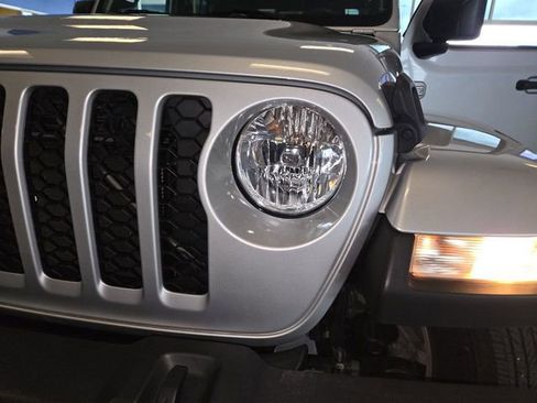 Used 2022 Jeep Gladiator Sport AWD/4WD image 26