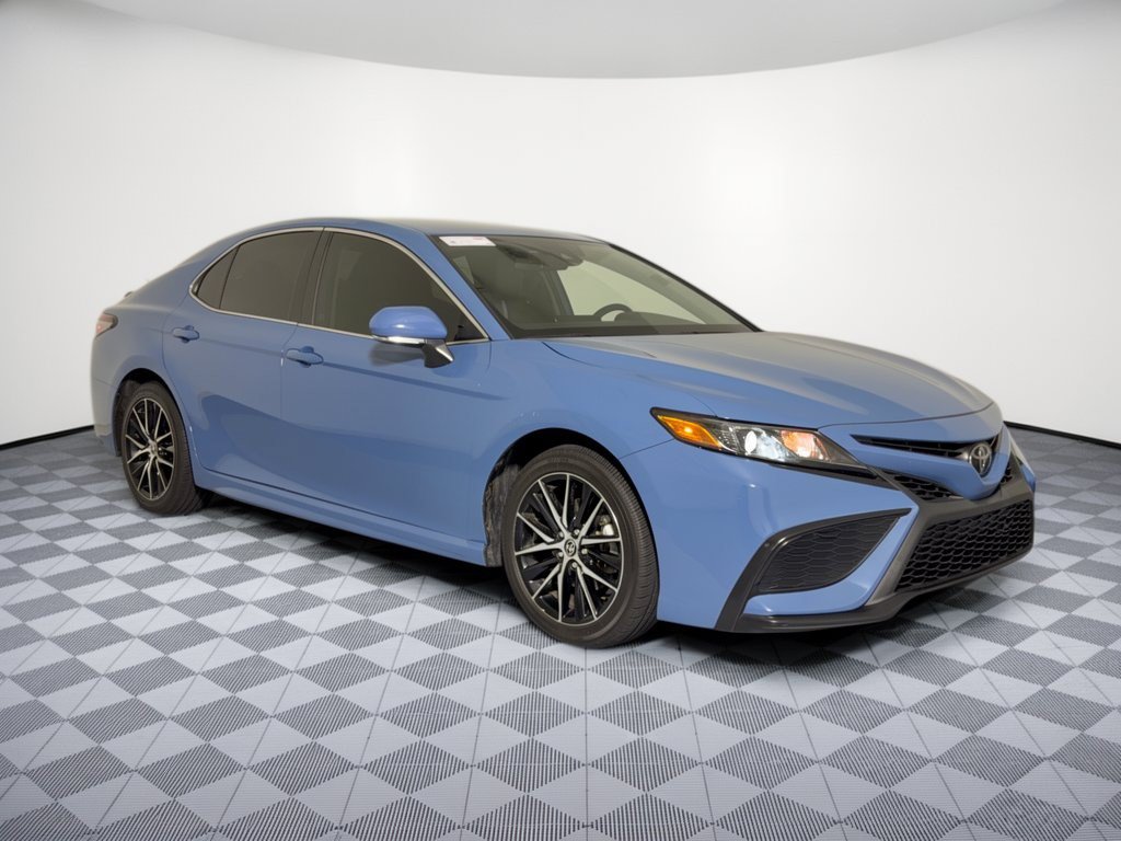 Used 2024 Toyota Camry SE FWD image 7