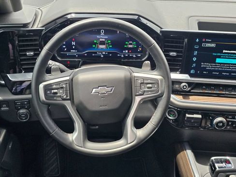 Used 2024 Chevrolet Silverado 1500 LT Trail Boss w/ LT Trail Boss Premium Package AWD/4WD image 16