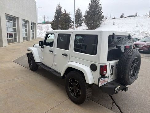 Used 2018 Jeep Wrangler Unlimited Sahara image 4