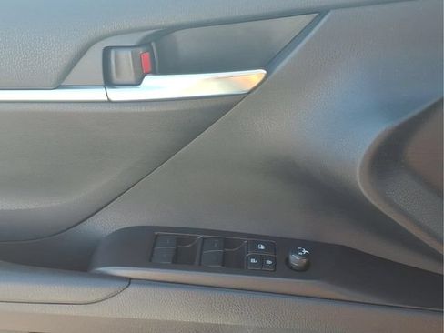 Used 2023 Toyota Camry SE FWD image 19