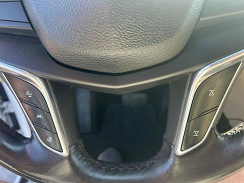 Used 2017 Cadillac XT5 Luxury image 29