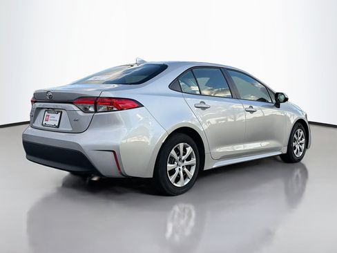 Used 2025 Toyota Corolla LE FWD image 2
