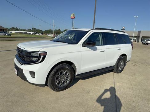 Used 2025 Ford Expedition Active RWD image 1