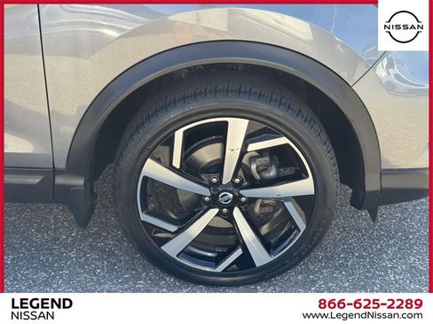 Certified 2022 Nissan Rogue Sport SL image 9