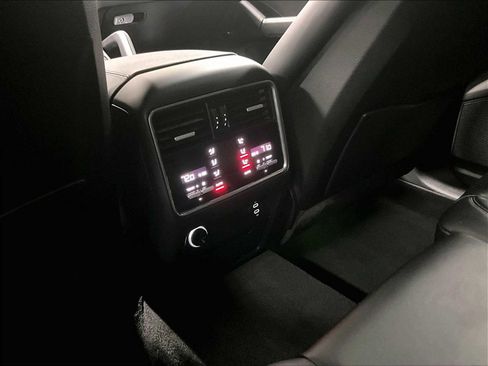 Used 2023 Porsche Cayenne image 26