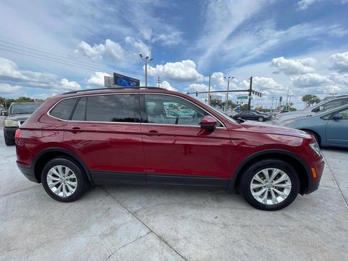 Used 2019 Volkswagen Tiguan SE w/ Panoramic Sunroof Package FWD image 3