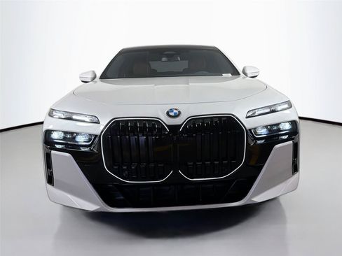 New 2026 BMW 740i w/ Executive Package RWD image 2