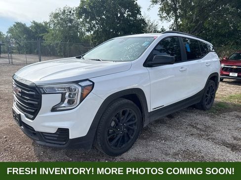 Used 2024 GMC Terrain SLE w/ Driver Convenience Package FWD image 5