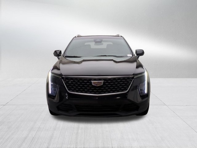 Used 2024 Cadillac XT4 Luxury w/ Cold Weather Package AWD/4WD image 2