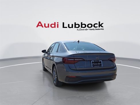 Used 2024 Volkswagen Jetta SE image 7