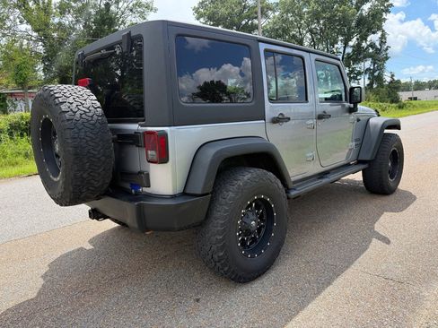 Used 2015 Jeep Wrangler Unlimited Sport w/ Quick Order Package 24S AWD/4WD image 3