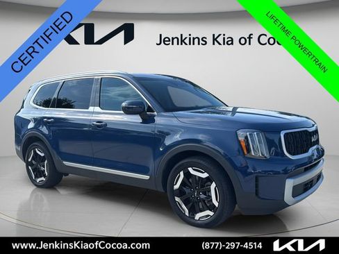 Used 2024 Kia Telluride EX w/ EX Captain's Chair Package AWD/4WD image 1